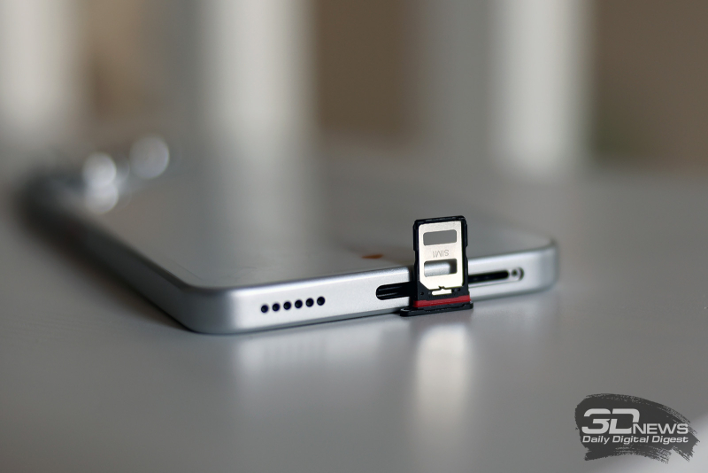  Слот для двух карточек nano-SIM 