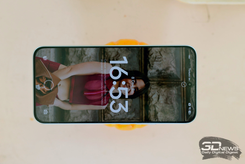  Xiaomi Redmi Note 17 Pro Max, лицевая панель: фронтальная камера по центру в верхней части, разговорный динамик под верхней кромкой 