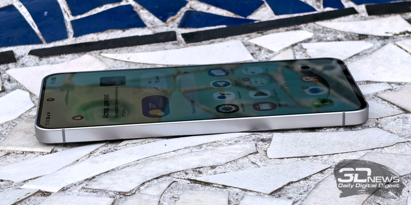  Samsung Galaxy S26 FE, левая грань свободна от функциональных элементов 