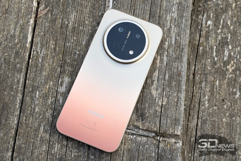  Honor X9e Pro, задняя панель: в кольце по центру задней панели &mdash; две камеры и одинарная вспышка 