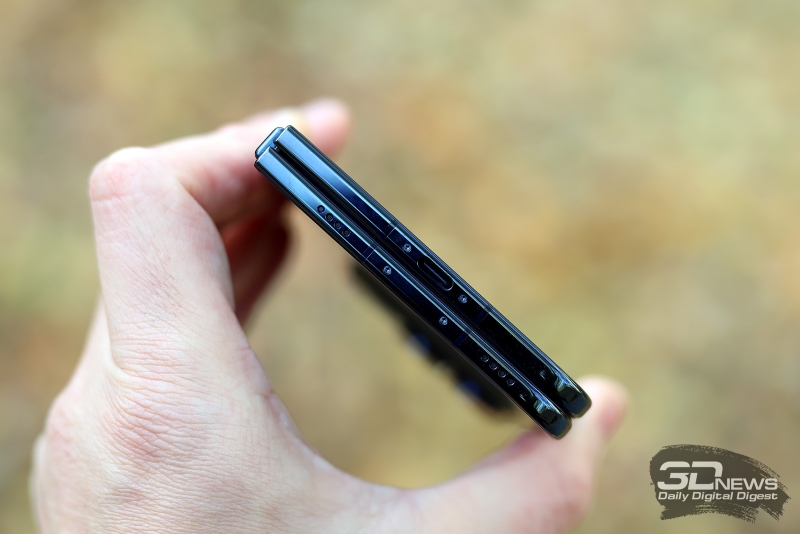  Apple iPhone Duo, вид снизу в сложенном состоянии 